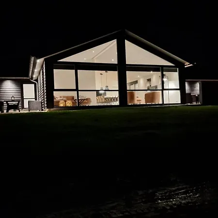 Clare - 100m From The Sea By Interhome Feriehus Sjolund