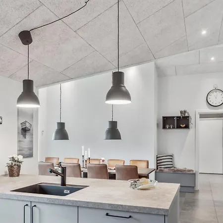 Clare - 100m From The Sea By Interhome Feriehus Sjolund