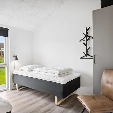 Clare - 100m From The Sea By Interhome