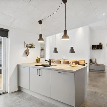 Clare - 100m From The Sea By Interhome Feriehus *