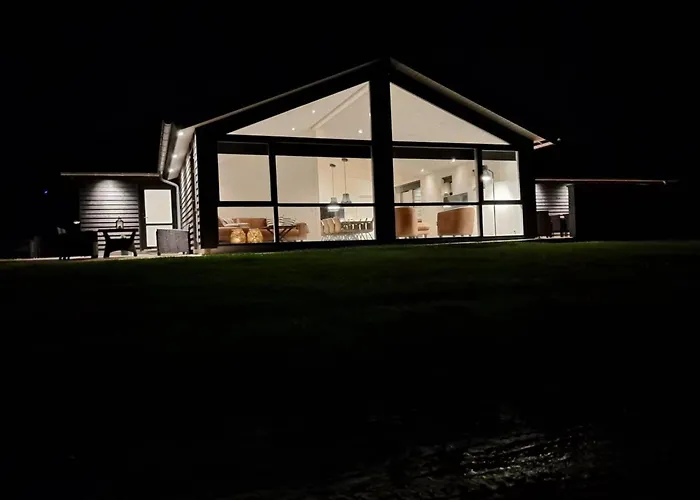 Clare - 100m From The Sea By Interhome Ferienhaus Sjolund