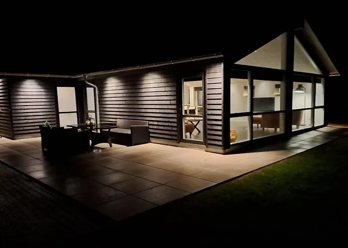 Clare - 100m From The Sea By Interhome Feriehus Sjolund