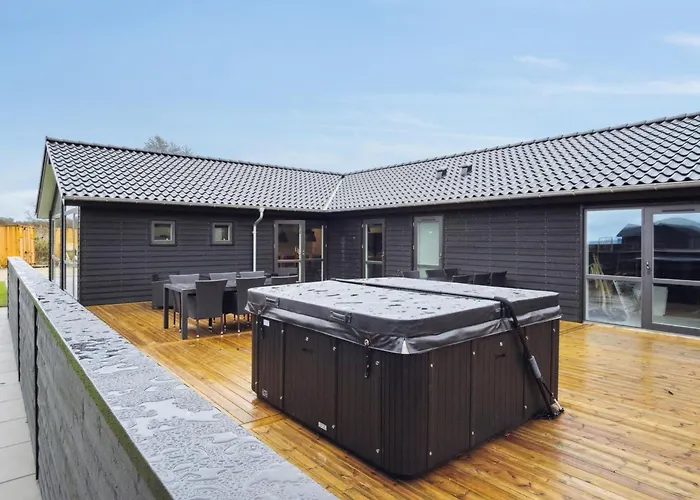 Clare - 100m From The Sea By Interhome