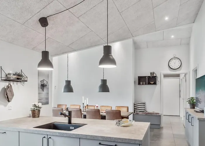 Clare - 100m From The Sea By Interhome Ferienhaus Sjolund