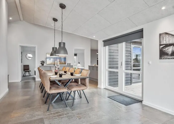 Clare - 100m From The Sea By Interhome Sjolund