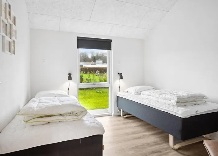 Clare - 100m From The Sea By Interhome *