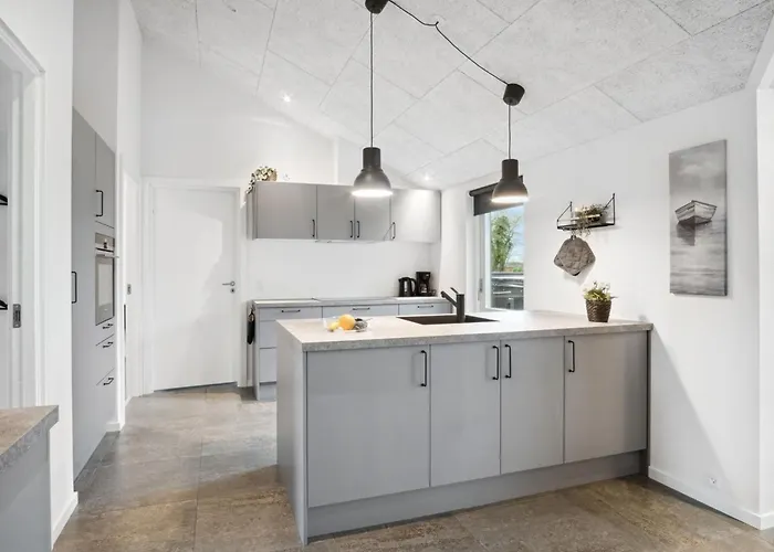 Clare - 100m From The Sea By Interhome Ferienhaus *