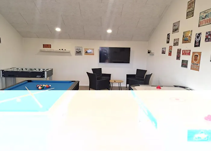 Clare - 100m From The Sea By Interhome