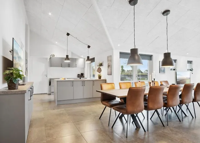 Clare - 100m From The Sea By Interhome * Sjolund