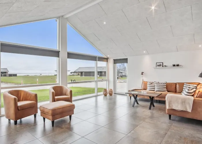 Clare - 100m From The Sea By Interhome Feriehus